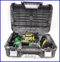 DEWALT DW089LG 12V Green Line Laser with Battery. Charger and Hard Case