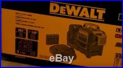 DEWALT DW089LR Self-Leveling 3-Beam Line RED Laser Levelling Leveler w Battery