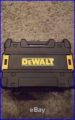 Dewalt DCE088D1G 10.8v Self Leveling Cross Line Green Laser Kit 1x 2.0Ah Battery