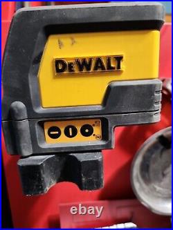 Dewalt DW0822 Self-Leveling Cross-Line and Plumb Spot Combination Laser Level