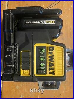 Dewalt DW089LG 12V MAX 3 x 360 Green Line Laser- 2 NEW 2.0Ah BATTERIES & CHARGER