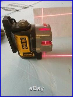 Dewalt Model DW089 Self-Leveling 3-Beam Line Laser With Case