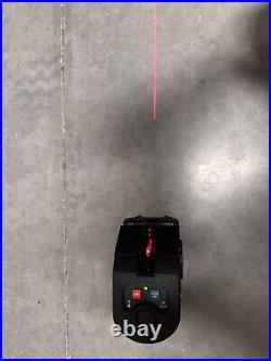 Makita SK104 Self Leveling Horizontal/vertical CrossLine Laser SET