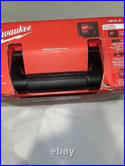 Milwaukee 3510-21 USB Rechargeable Green 3-Point Laser Black/Red