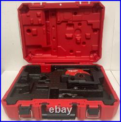 PreOwned Milwaukee 3622-20 M12 Green Cross Line and Plumb Points Laser withCase