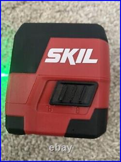 Skil LL932401 Self-leveling Green Cross Line Laser with Measuring Marks